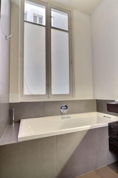 Luxury 3 Bedrooms Apartment near Champs Elysees Apartment in Paris