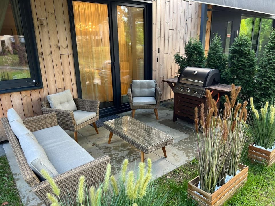 Garden, Seating area, Garden view