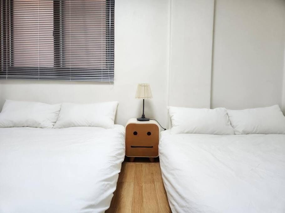 Relaxing in Downtown Apartment in Seoul