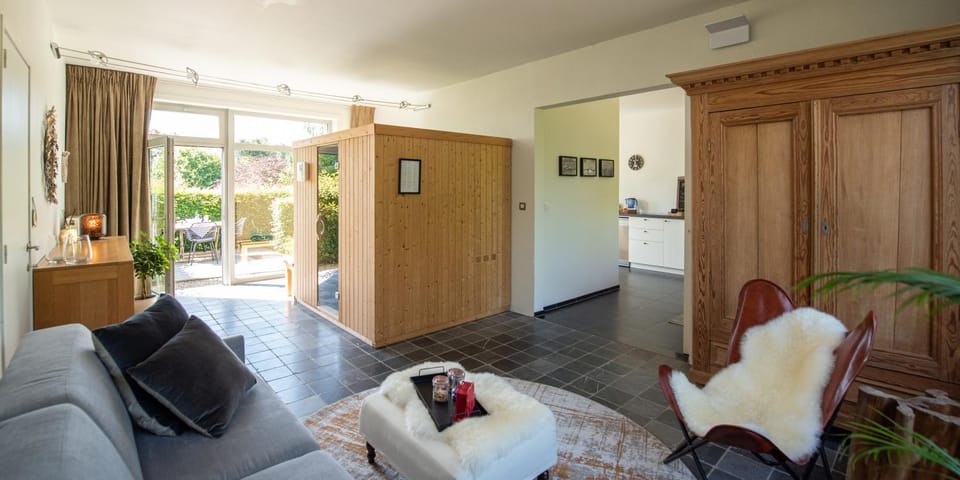 Sauna, View (from property/room), Balcony/Terrace, Kitchen or kitchenette, Living room, Spa and wellness centre/facilities, Decorative detail, Seating area, Garden view, minibar