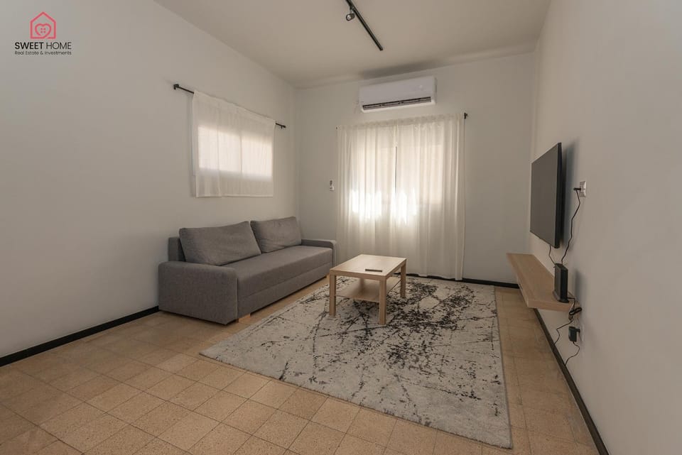 Sea view apartment with balcony Apartment in Netanya