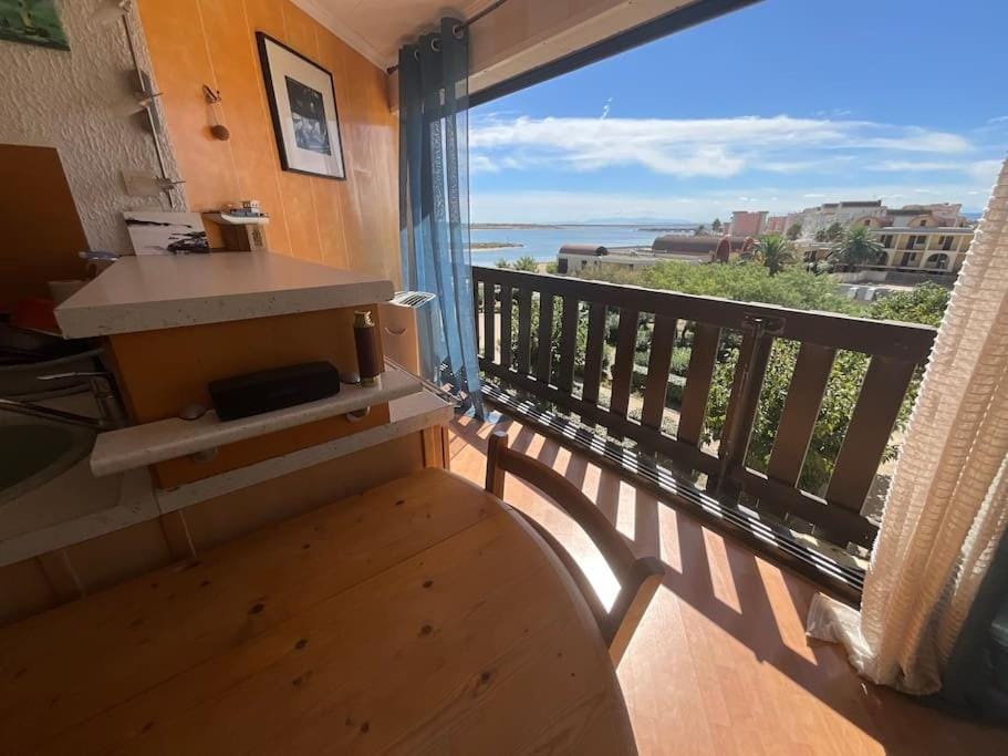 Studio vue mer et plage Apartment in Gruissan