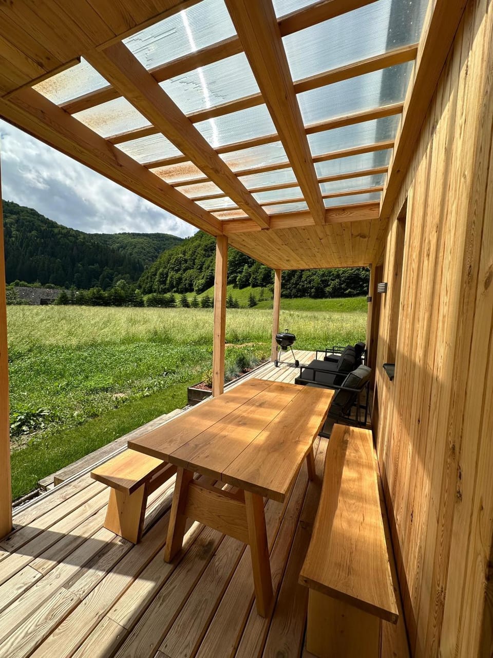 Day, Natural landscape, BBQ facilities, Balcony/Terrace, Dining area, Mountain view