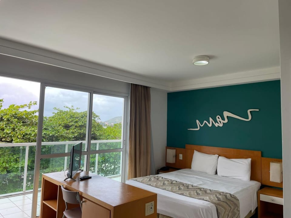 Bed, TV and multimedia, View (from property/room), Bedroom