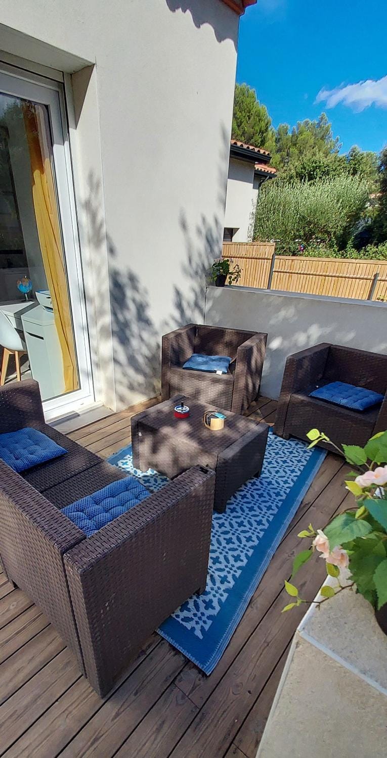 Patio, Seating area
