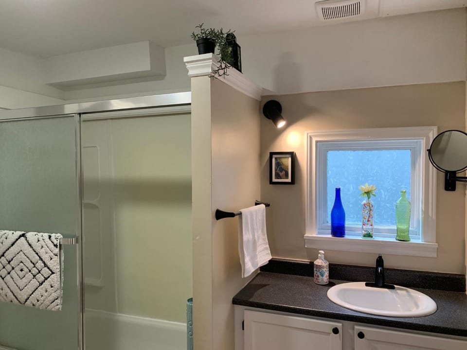Bathroom, towels