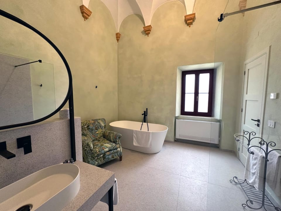 Bathroom, Bath