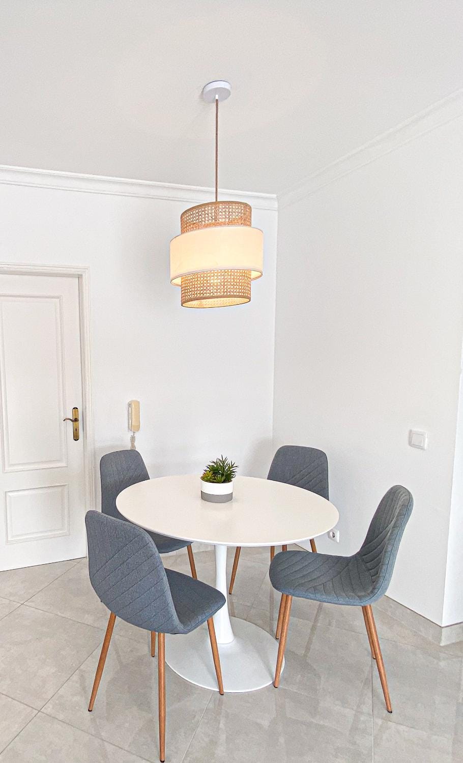 Seating area, Dining area