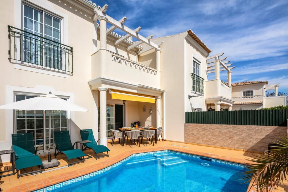 Beautiful townhouse in downtown Ferragudo House in Ferragudo