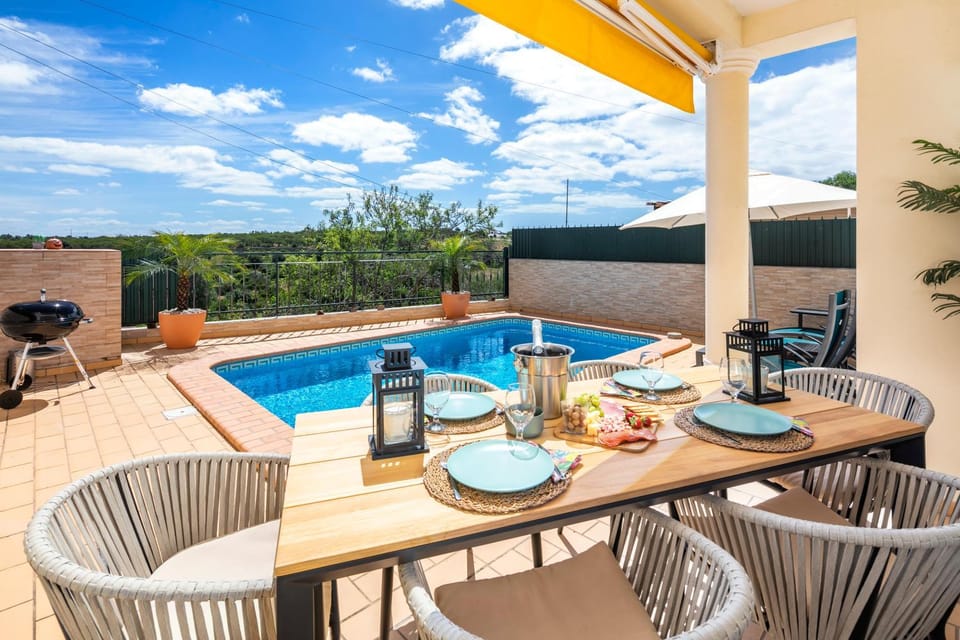 Beautiful townhouse in downtown Ferragudo House in Ferragudo