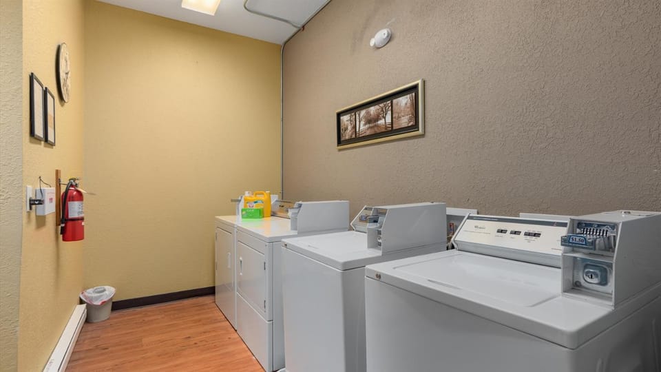 Studio Condo Near Lake Pepin - King Bed - Dewdrop Apartment in Pepin