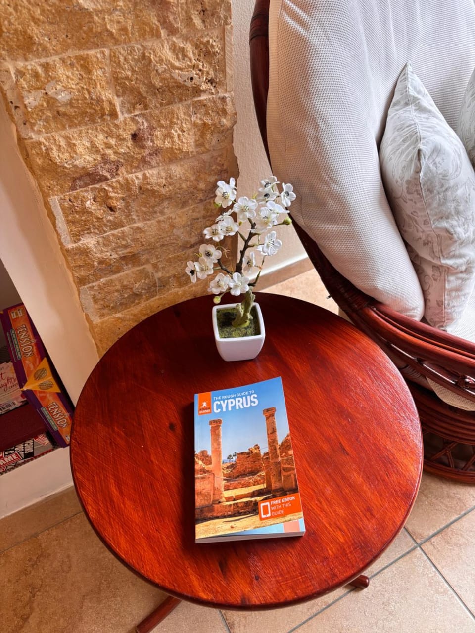 Library, Living room, Seating area