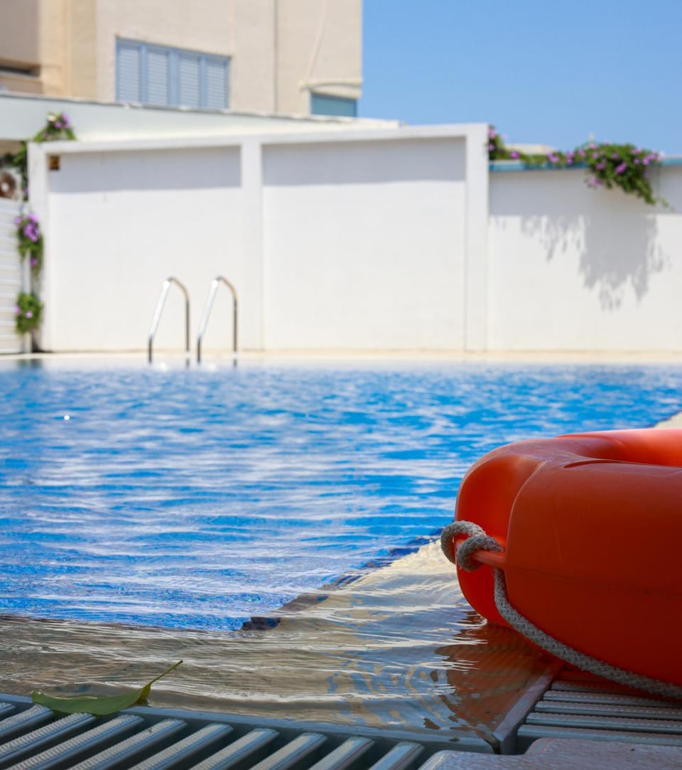 Swimming pool, Swimming pool