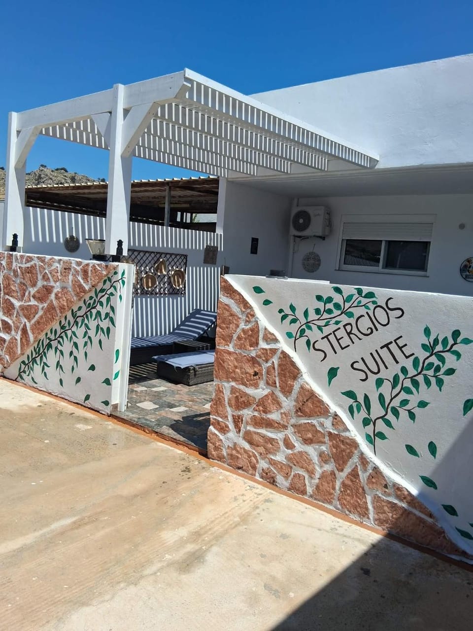 Stergios Suite with Private Jacuzzi Apartment in Kolympia