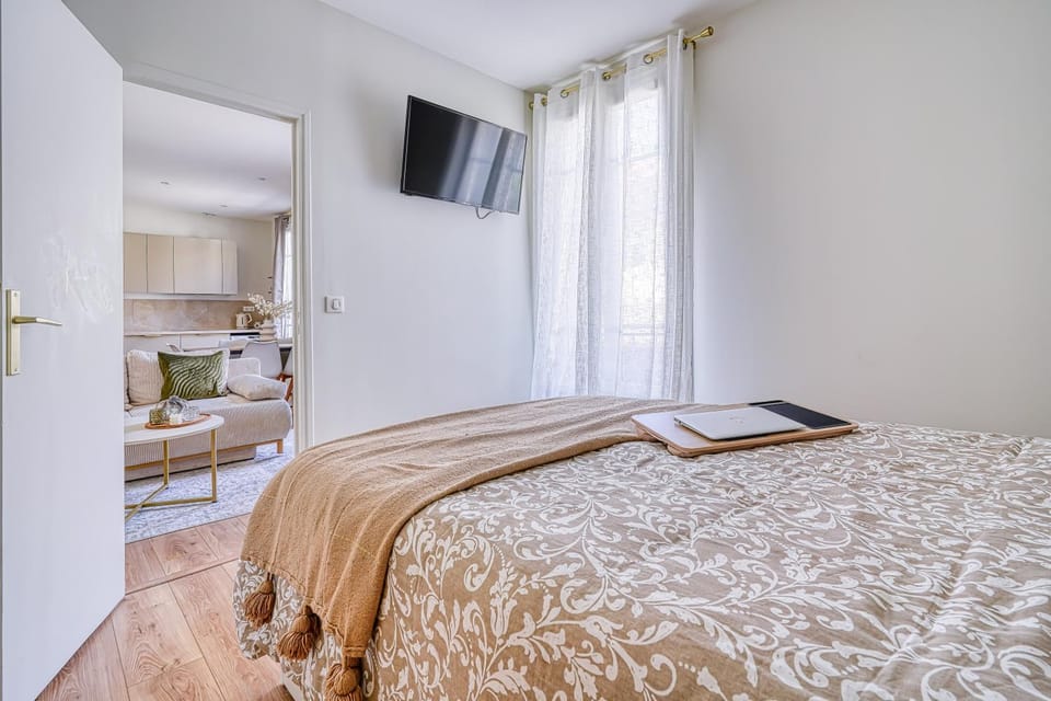 TV and multimedia, Living room, Bedroom