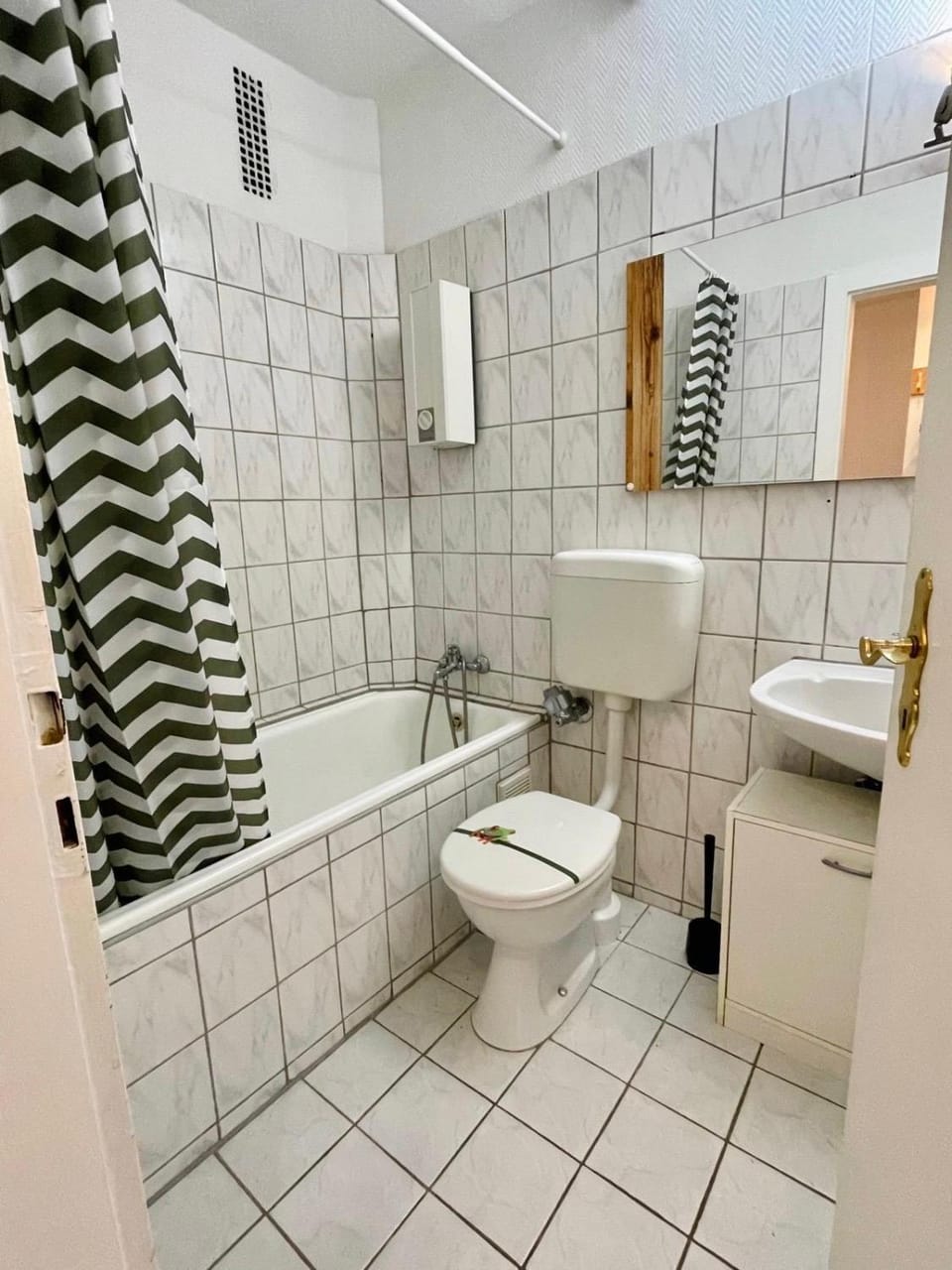 Shower, Toilet, Bathroom, Bath, towels