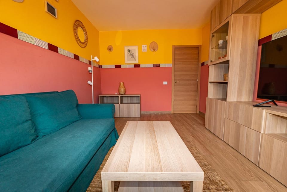 Communal lounge/ TV room, Living room
