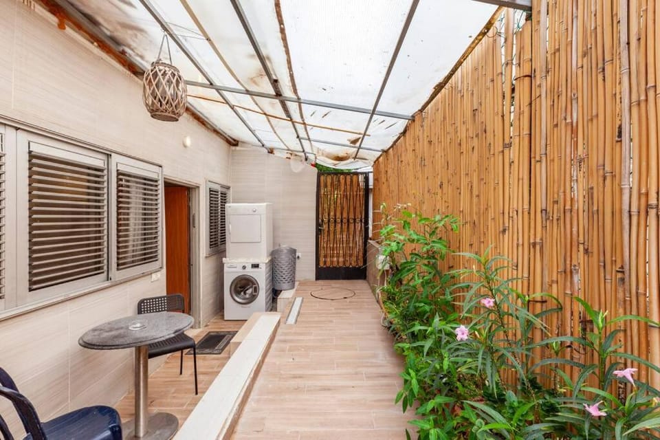Garden, Seating area, Garden view