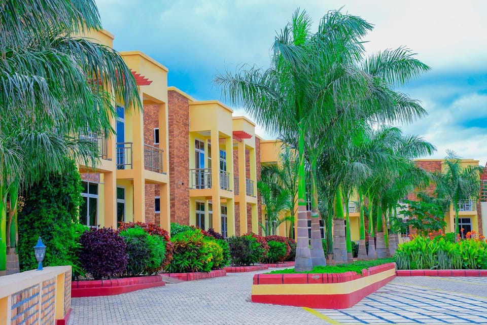 Property building, Day, Garden, Garden view