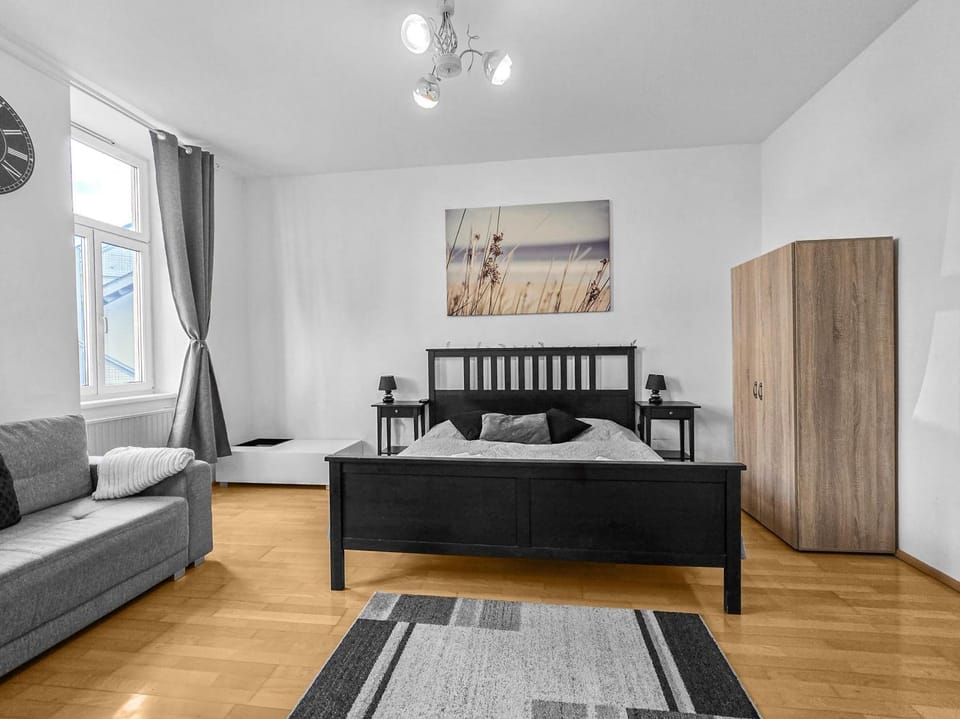 Three-Bedroom Delight, King-Size Beds Apartment in Vienna