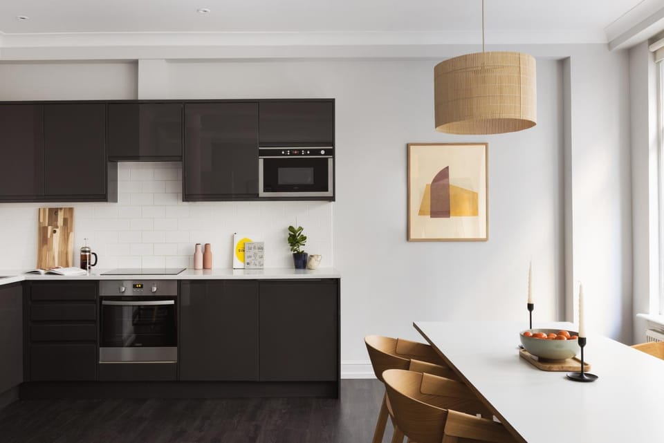Kitchen or kitchenette, Dining area, oven, stove