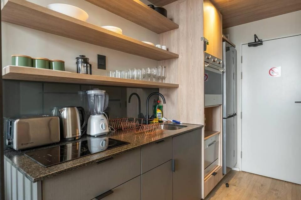 Luxury Studio Apartment - CoWorking - City Views Apartment in Cape Town