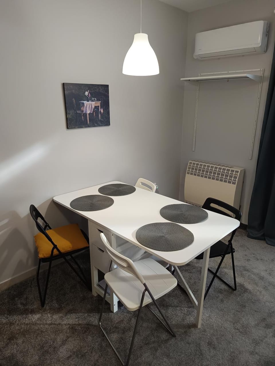 Living room, Seating area, Dining area, air conditioner