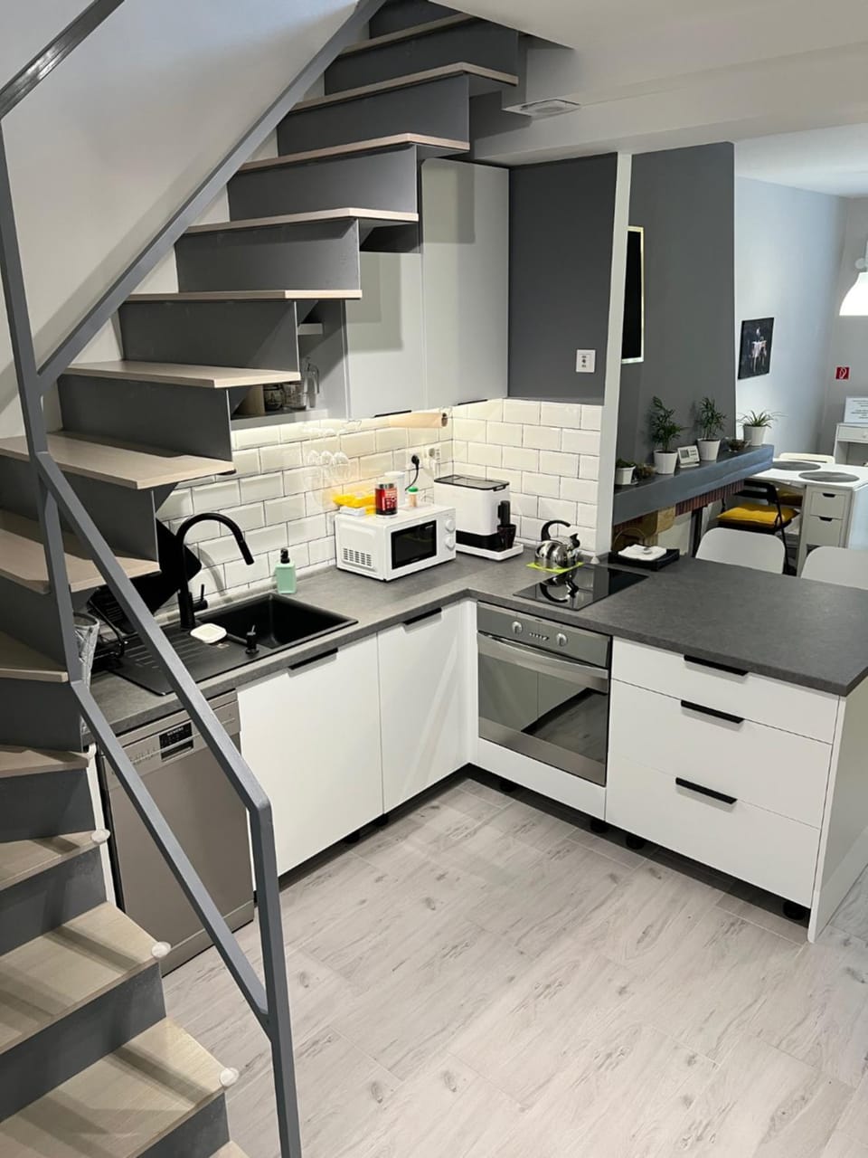 Coffee/tea facilities, dishwasher, oven, pet friendly, kitchen