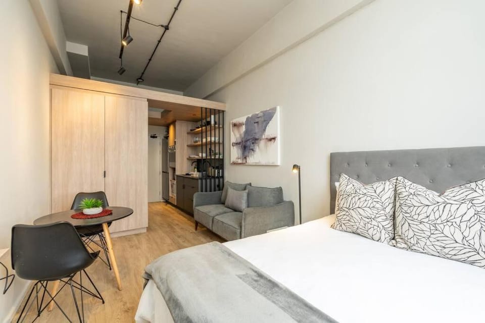 Comfy Studio - CoWorking - City Views Apartment in Cape Town