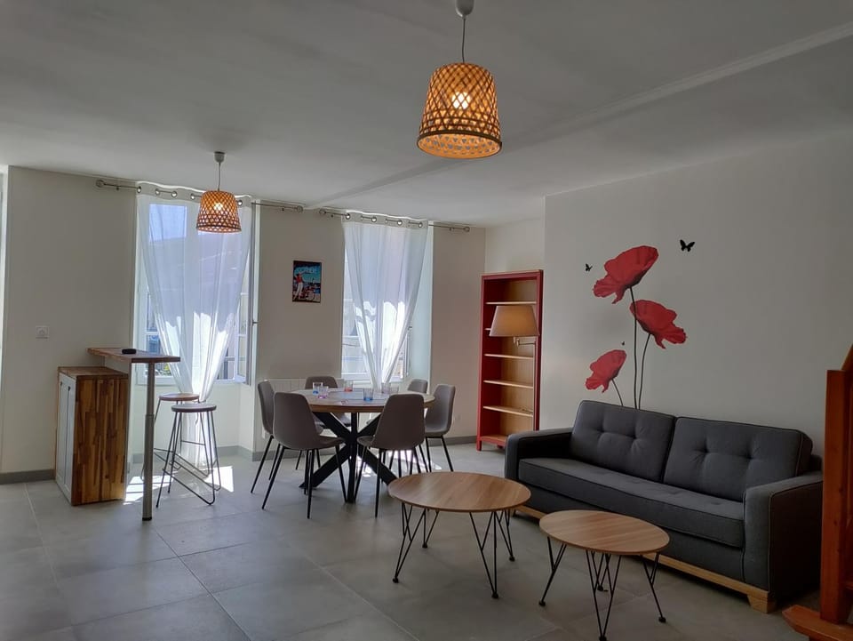 Living room, Dining area