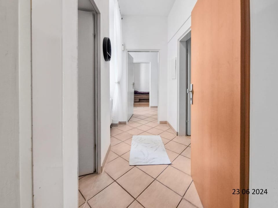 Elegant Three-Bedroom Suite Apartment in Vienna