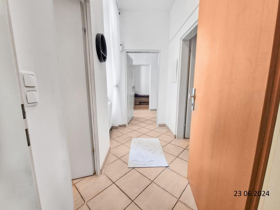 Elegant Three-Bedroom Suite Apartment in Vienna