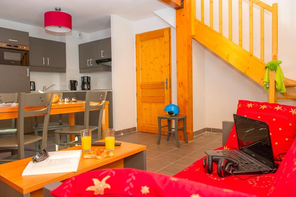 Kitchen or kitchenette, Living room, Dining area