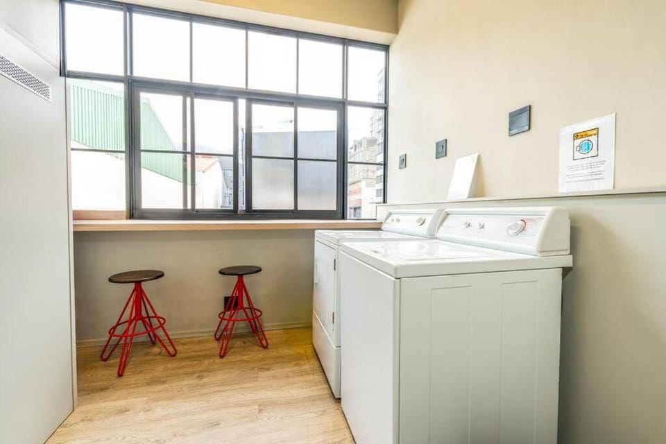 Trendy Studio in CT - CoWorking - City Views Apartment in Cape Town