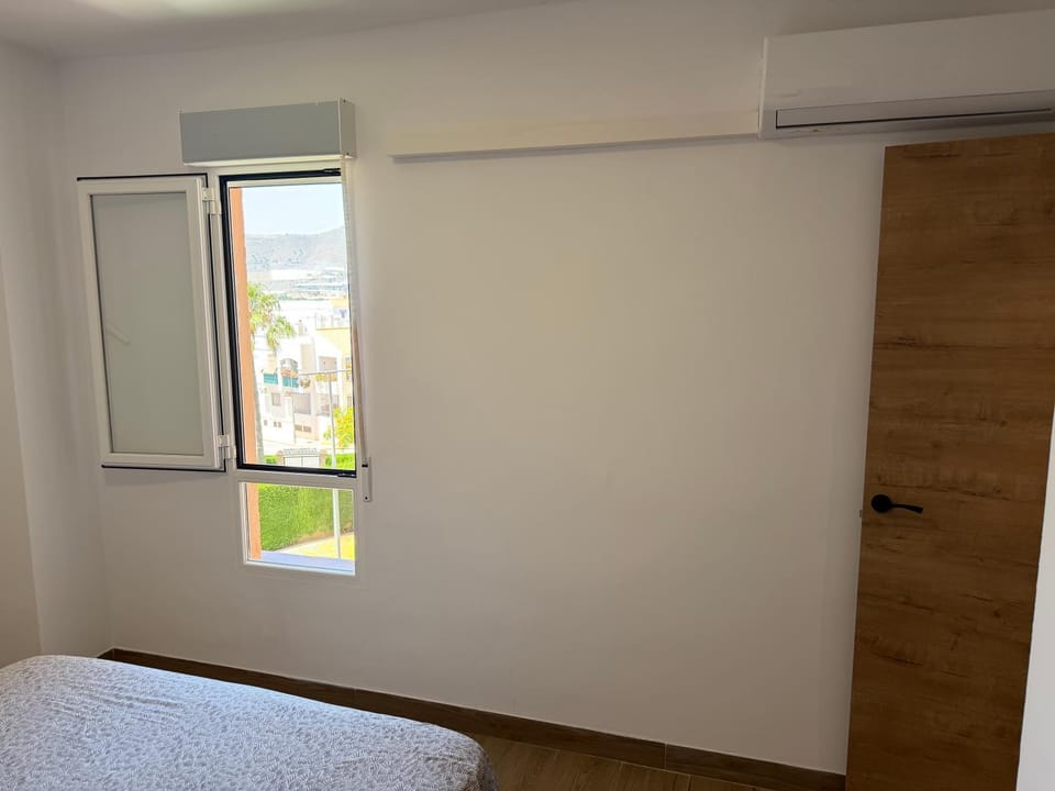 Apartamento en Calahonda, Urb Perla Andalucia recientemente reformado Apartment in Costa Tropical