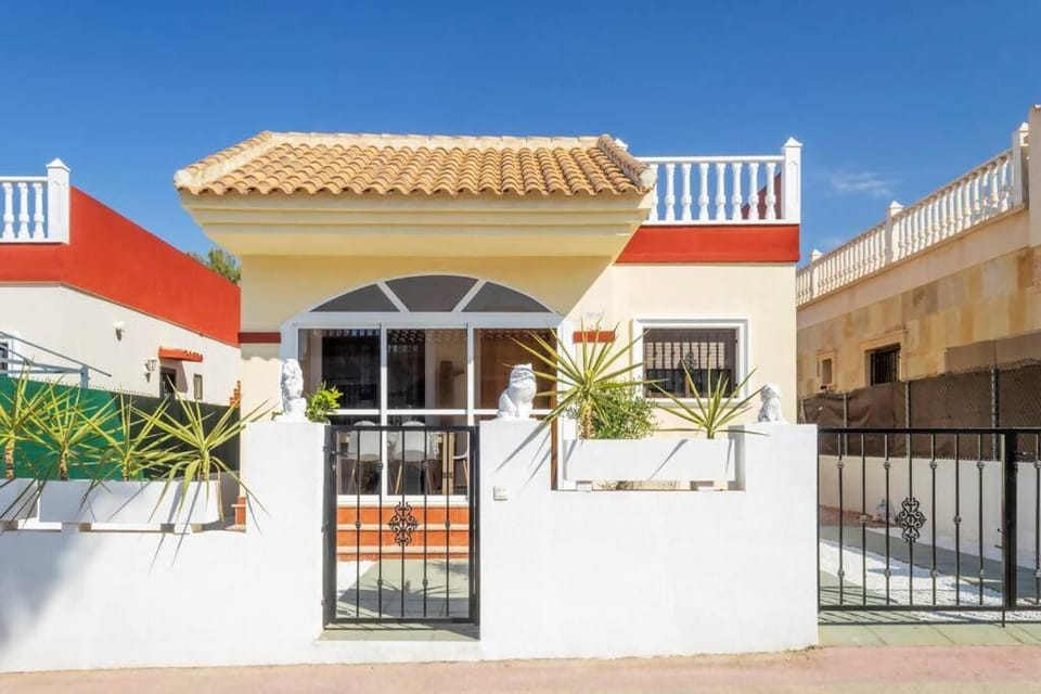 Villa Pink Villamediterraneo Villa in Torrevieja
