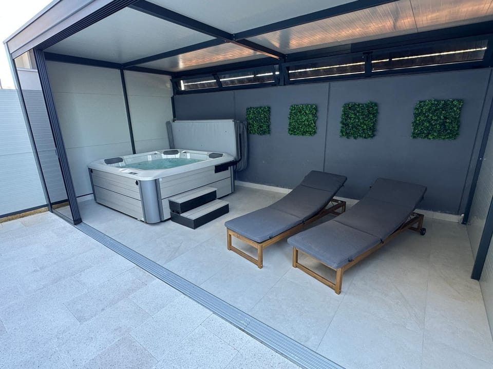 Hot Tub