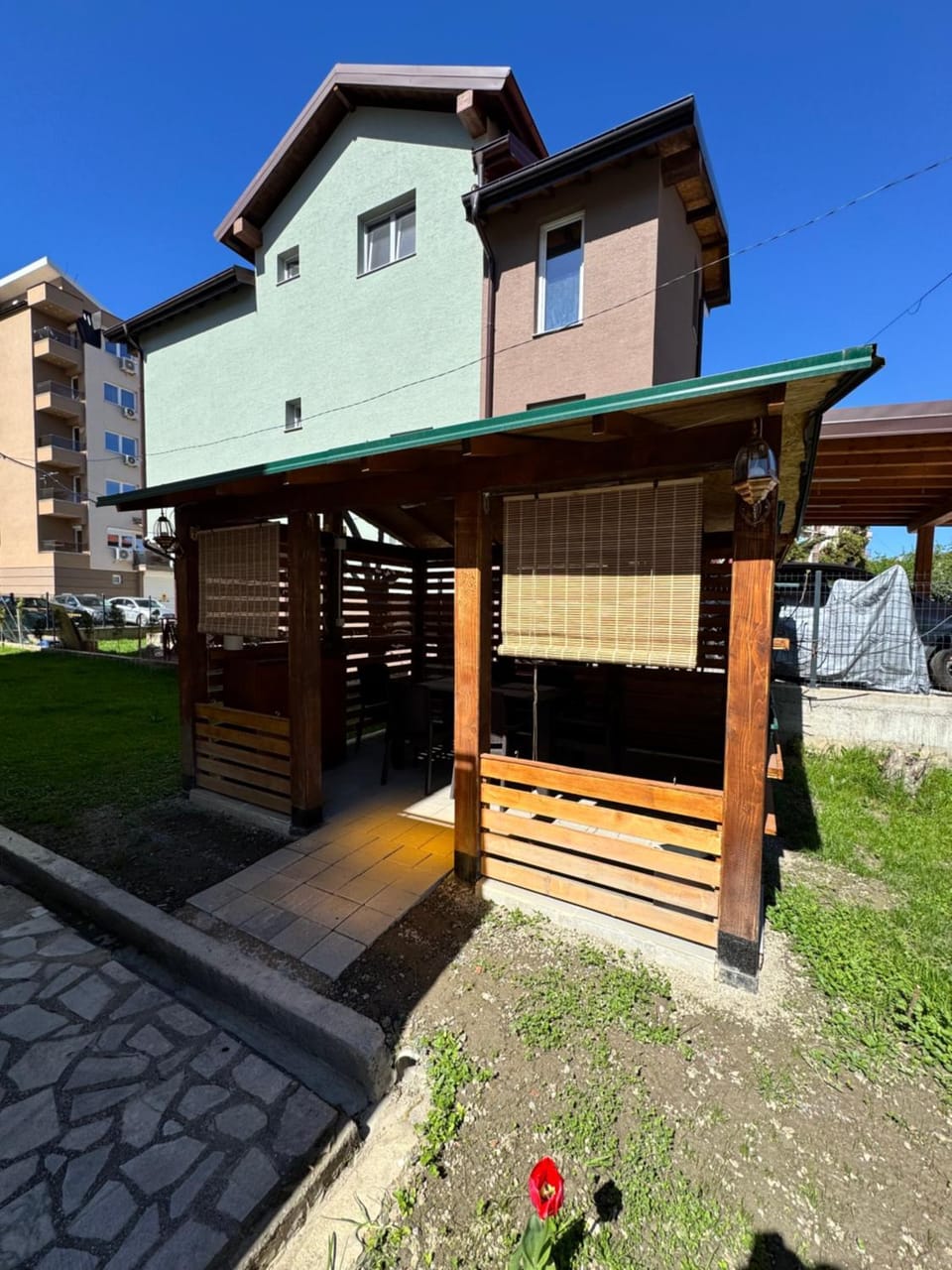 Property building, Day