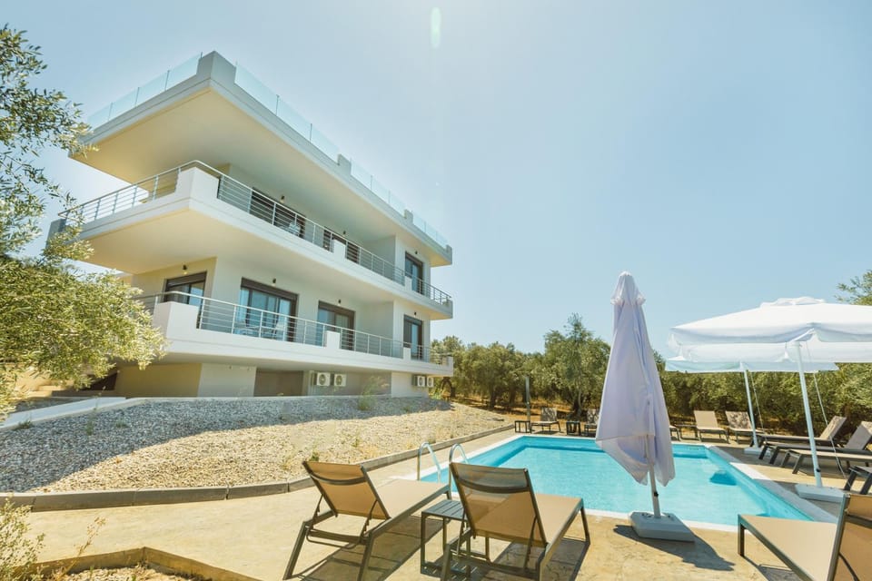 Property building, Swimming pool