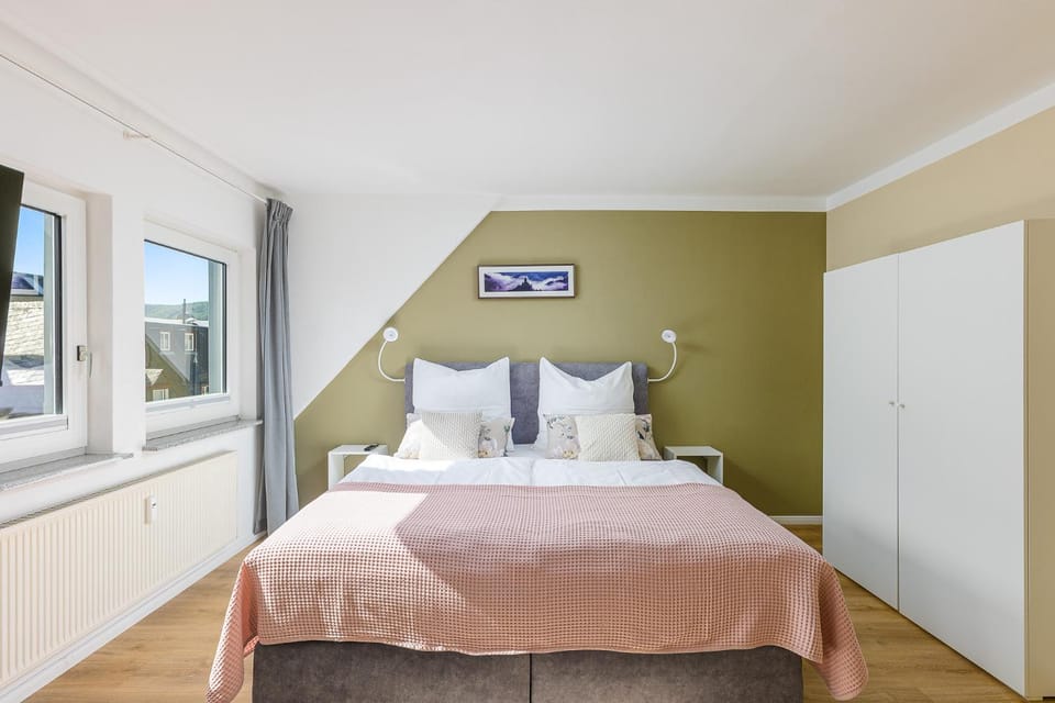 Bed, Bedroom