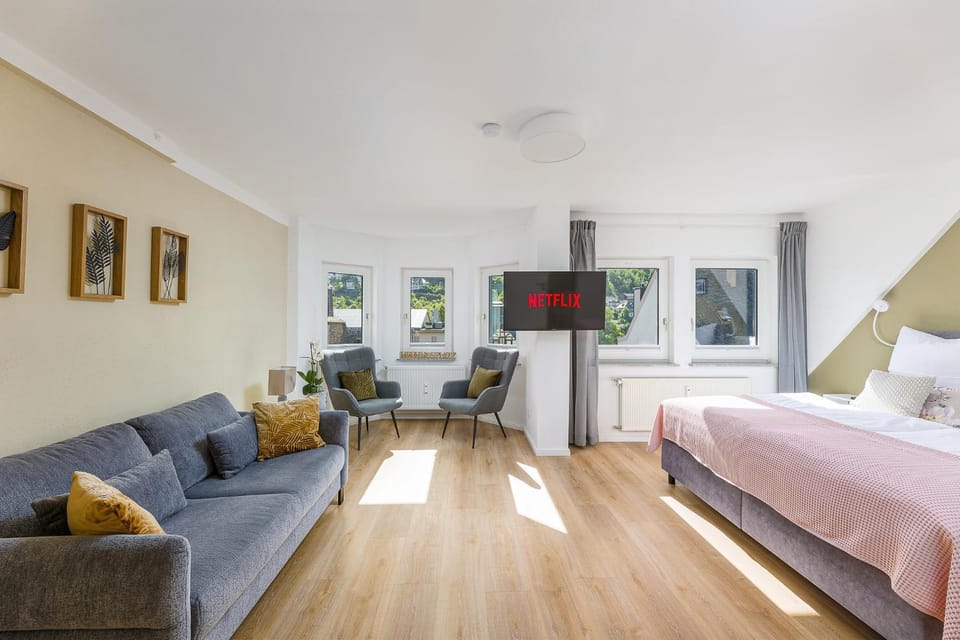 TV and multimedia, Living room, Bedroom