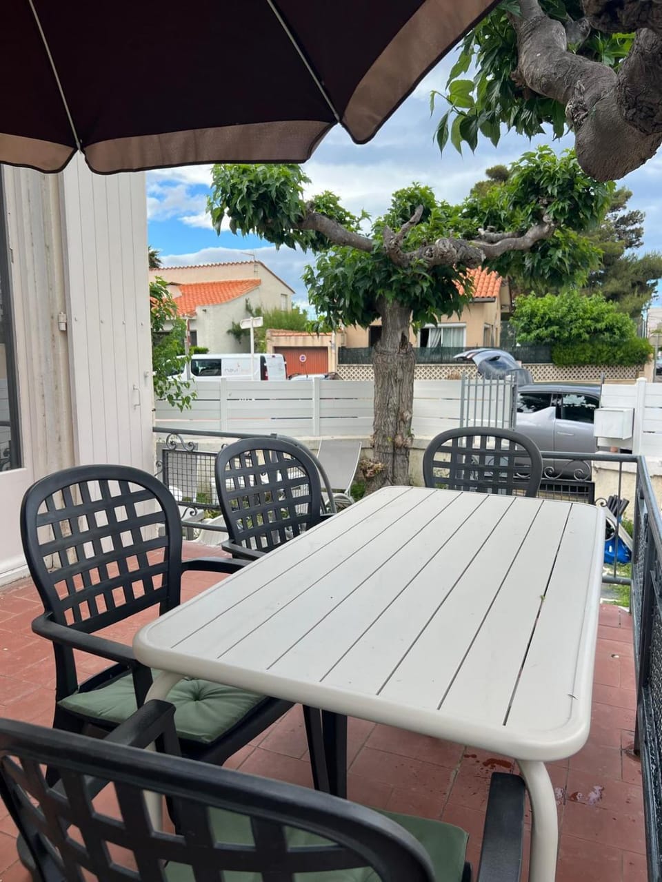 Patio, Parking