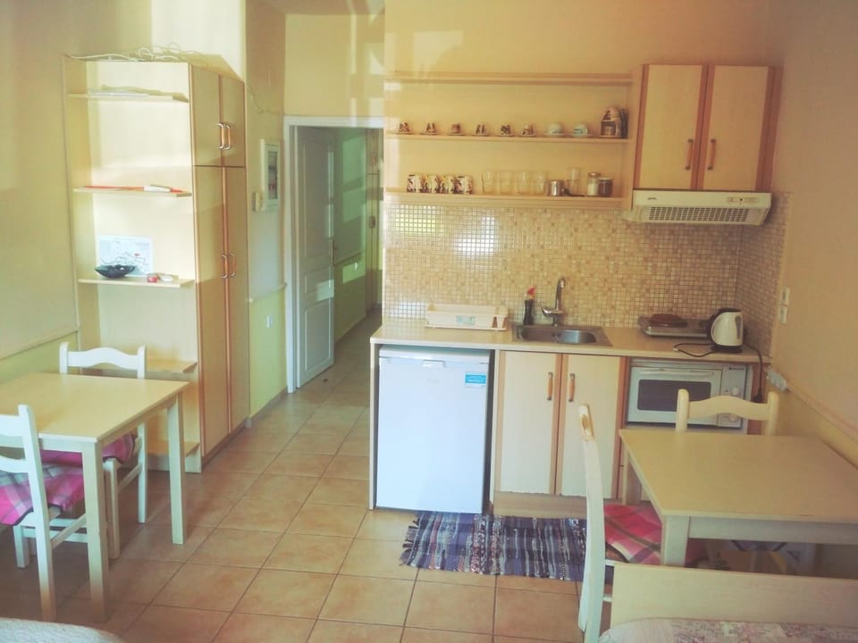 Rent Rooms Alexiou Apartment in Euboea