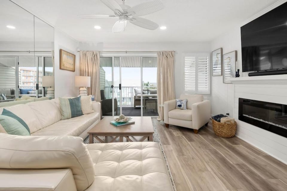 2 Bedroom Bayside Condo with Pool in OCMD Apartment in Ocean City