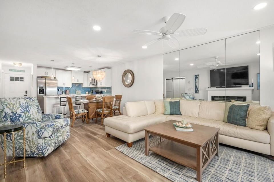2 Bedroom Bayside Condo with Pool in OCMD Apartment in Ocean City