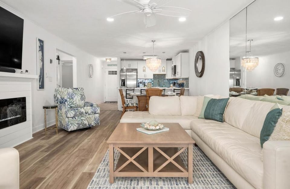2 Bedroom Bayside Condo with Pool in OCMD Apartment in Ocean City