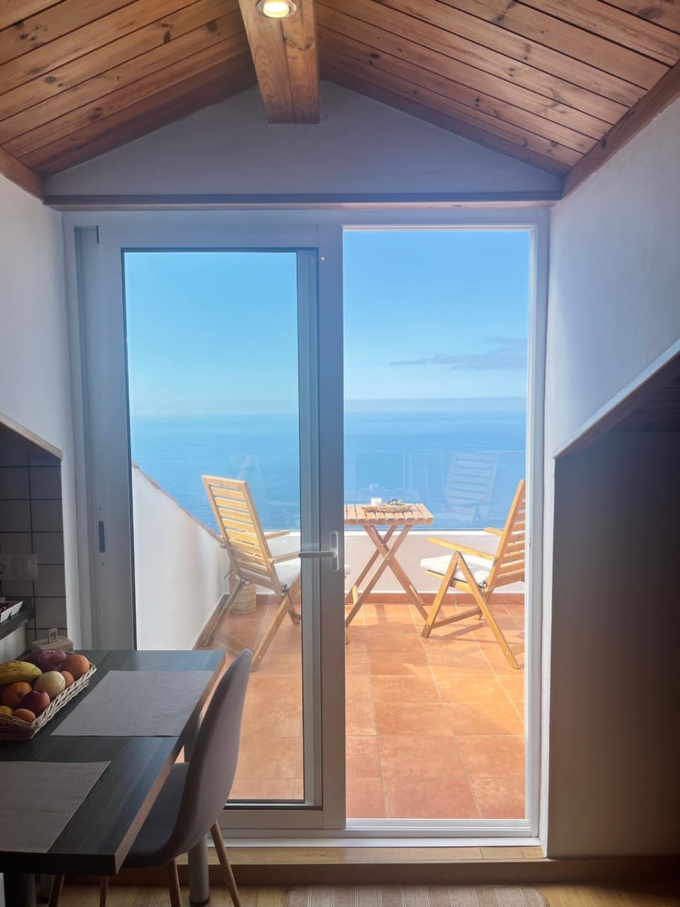 View (from property/room), Balcony/Terrace, Living room, Sea view