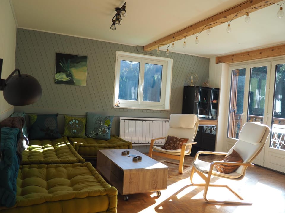 Living room, Seating area