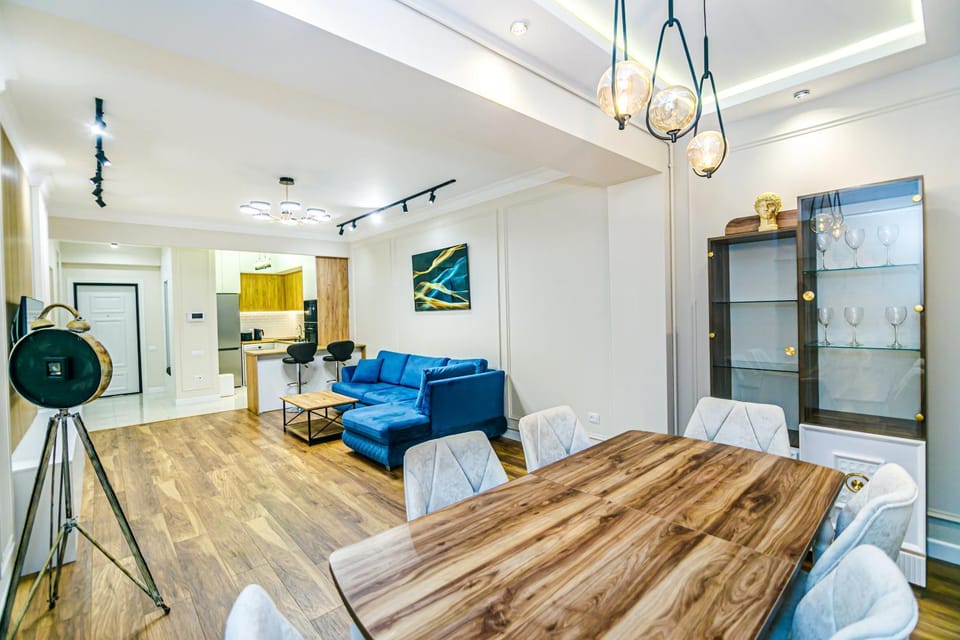 TV and multimedia, Kitchen or kitchenette, Living room, Dining area