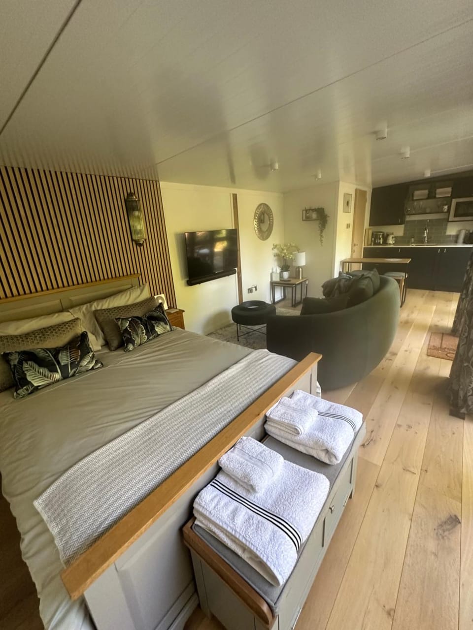 Living room, Bedroom